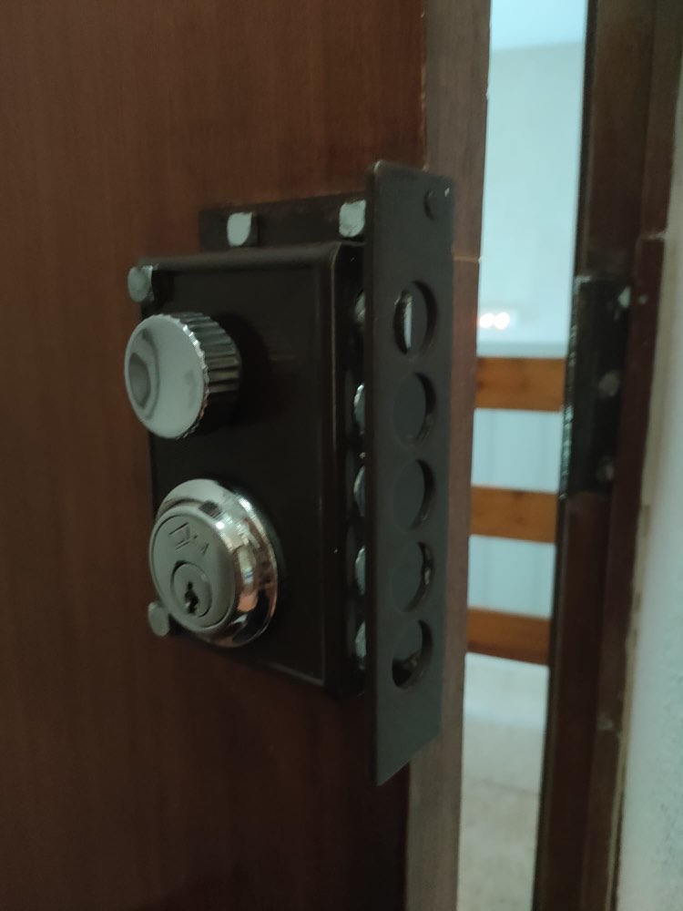 Cerradura de seguridad instalada por Cerrajeros Márquez